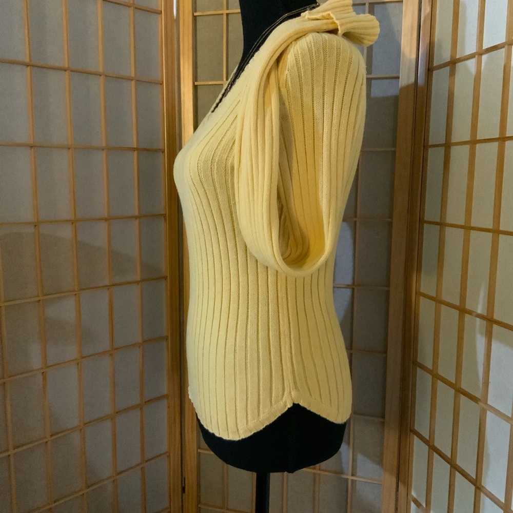 No Boundaries Lemon V-Neck Sweater - Picture 3 of 5